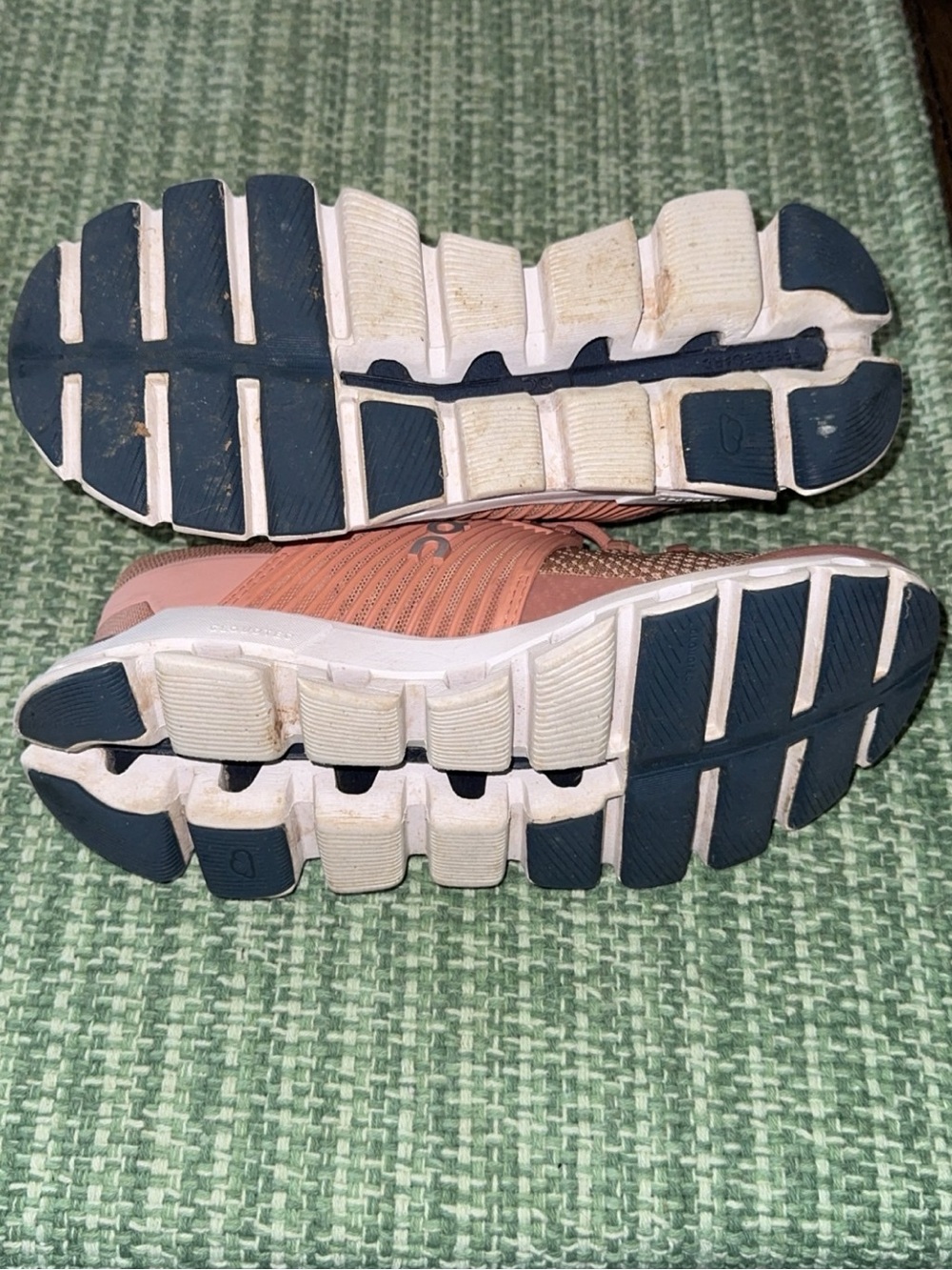 On Running CloudSwift Blush Shoes - Picture 4 of 5